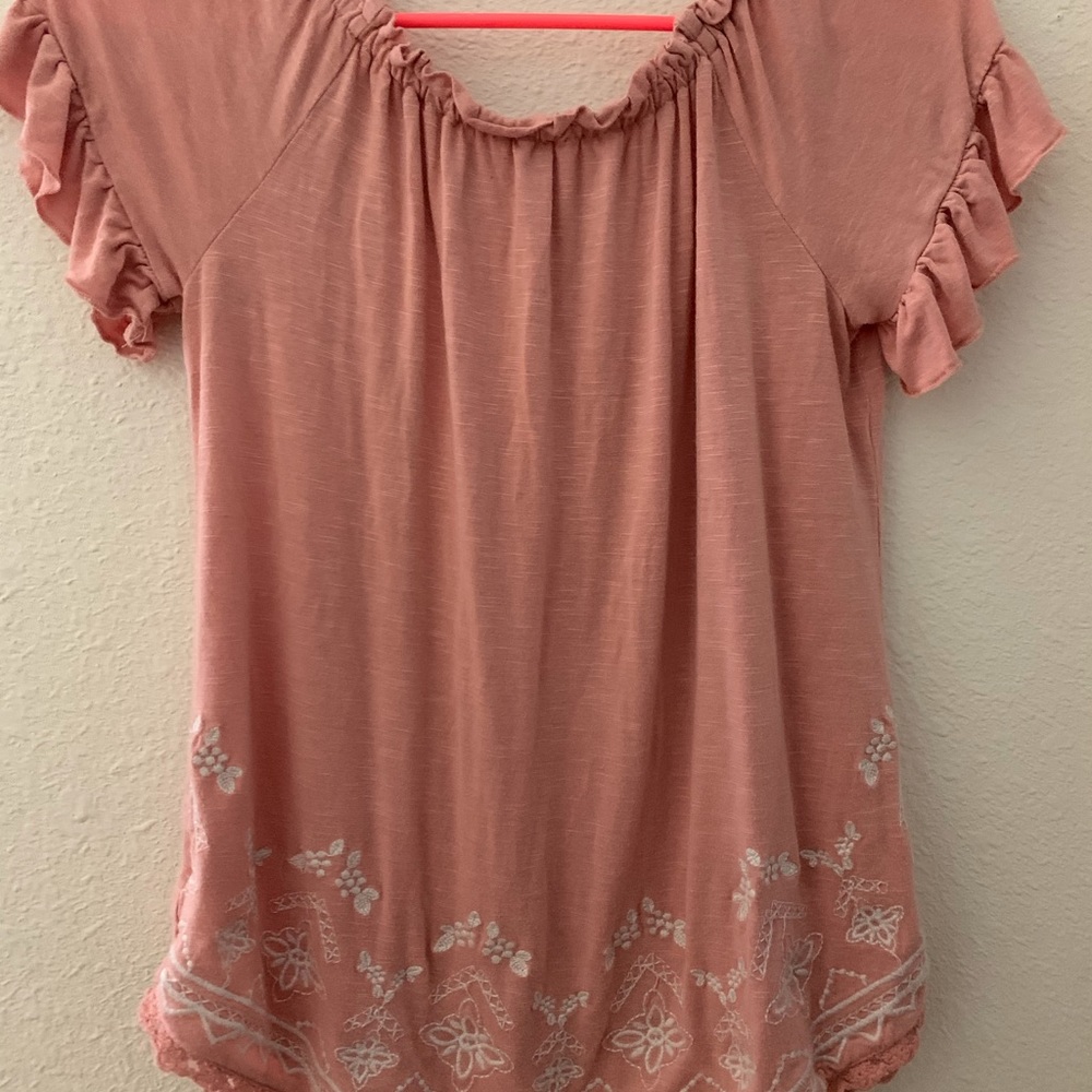 Silky ruffled short sleeve shirt